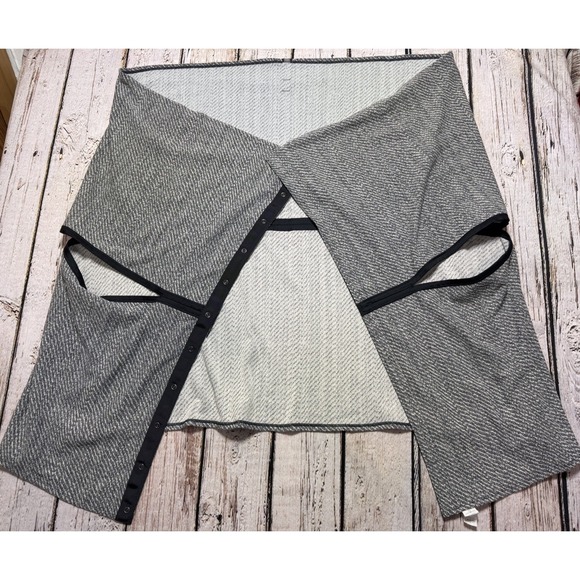 lululemon athletica Accessories - Lululemon Vinyasa Wrap Scarf Shawl‎ Women's One Size Knit Convertible Arm Holes